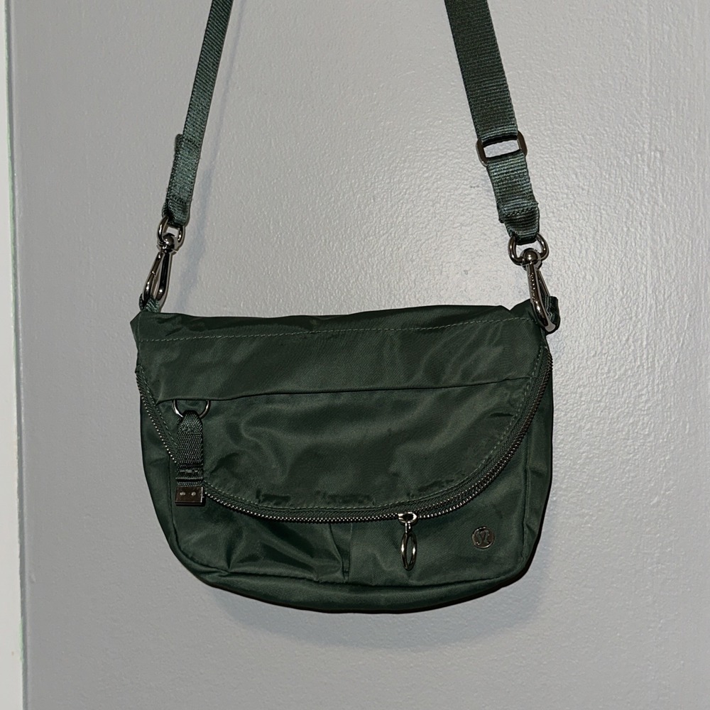 Lululemon All Night Festival Bag In Green, Crossbody